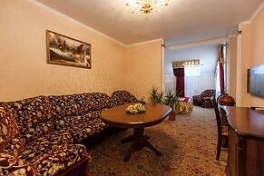 Hotel Grand Uyut