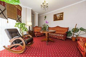 Hotel Grand Uyut