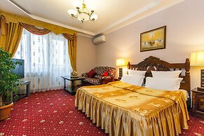 Hotel Grand Uyut