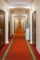 Hotel Grand Uyut