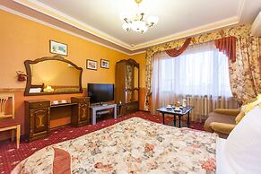 Hotel Grand Uyut