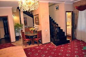Hotel Grand Uyut