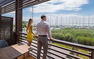 Hotel Golden Lake Resort