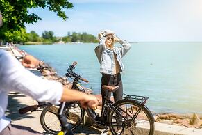 Hotel Golden Lake Resort