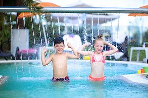 Hotel Golden Lake Resort