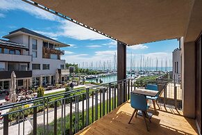 Hotel Golden Lake Resort