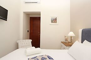 Daplace - Arena House