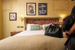 Royal Castle Hotel
