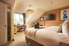 Royal Castle Hotel