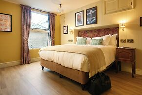 Royal Castle Hotel