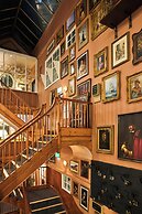 Royal Castle Hotel