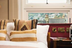 Royal Castle Hotel