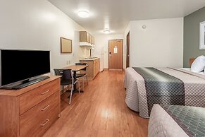 HomeTowne Studios by Red Roof Columbus