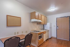 HomeTowne Studios by Red Roof Columbus