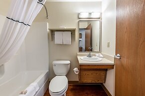 HomeTowne Studios by Red Roof Columbus