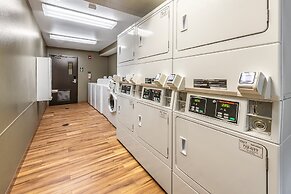 HomeTowne Studios by Red Roof Columbus