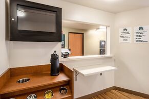 HomeTowne Studios by Red Roof Columbus