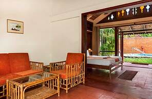 Abad Whispering Palms