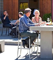 Distinction Mackenzie Country Hotel