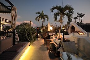 Hotel Casa Lola Deluxe Gallery