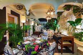 Hotel Casa Lola Deluxe Gallery