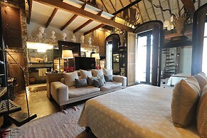 Hotel Casa Lola Deluxe Gallery