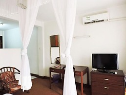 Mosa Court Suites