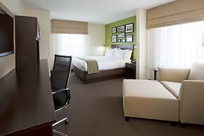 Holiday Inn Express Hotel & Suites Rogers by IHG