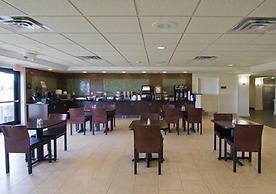 Holiday Inn Express Hotel & Suites Rogers by IHG