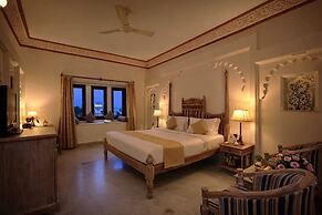 Swaroop Vilas - Lake Facing Boutique Hotel