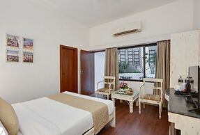 Swaroop Vilas - Lake Facing Boutique Hotel