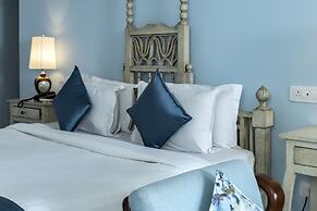 Swaroop Vilas - Lake Facing Boutique Hotel