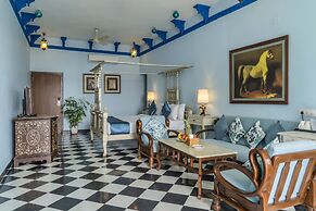 Swaroop Vilas - Lake Facing Boutique Hotel