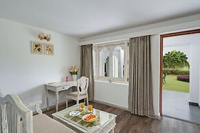 Swaroop Vilas - Lake Facing Boutique Hotel