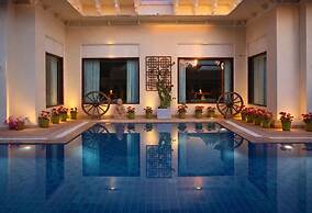 Swaroop Vilas - Lake Facing Boutique Hotel