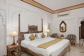 Swaroop Vilas - Lake Facing Boutique Hotel