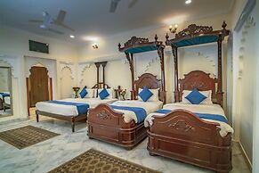 Swaroop Vilas - Lake Facing Boutique Hotel