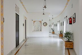 Swaroop Vilas - Lake Facing Boutique Hotel