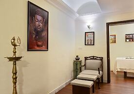 Swaroop Vilas - Lake Facing Boutique Hotel