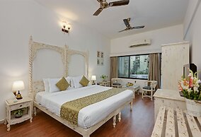 Swaroop Vilas - Lake Facing Boutique Hotel