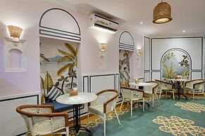 Swaroop Vilas - Lake Facing Boutique Hotel