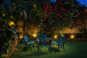 Swaroop Vilas - Lake Facing Boutique Hotel