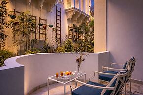 Swaroop Vilas - Lake Facing Boutique Hotel