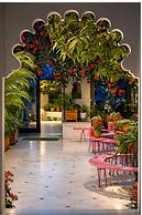 Swaroop Vilas - Lake Facing Boutique Hotel