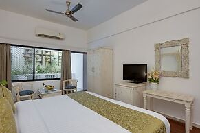 Swaroop Vilas - Lake Facing Boutique Hotel