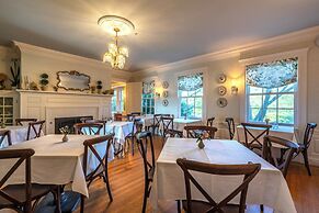 The White House Inn