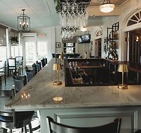 The White House Inn