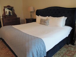 The White House Inn