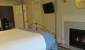 The White House Inn