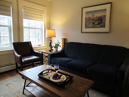 The White House Inn